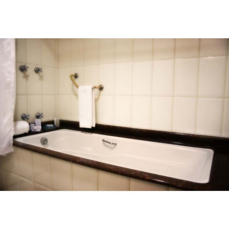 Banheira Acrilbath Individual Topline 155x79x42cm Com Hidromassagem Ouro Fino