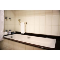 Banheira Acrilbath Individual Topline 155x79x42cm Com Hidromassagem Ouro Fino Banheira Acrilbath Individual Topline 155x79x42cm Com Hidromassagem Ouro Fino