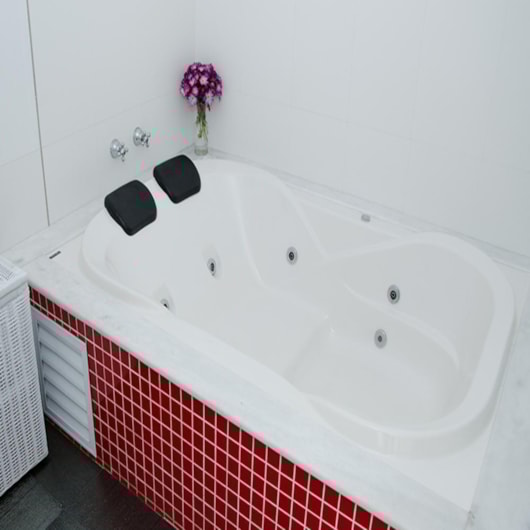 Banheira Acrílica Dupla Com Aquecedor Due Maggiore Gran Luxo Astra 150x120x44cm - Imagem principal - f68aa258-4a00-4cf9-bd23-e525474b62cb