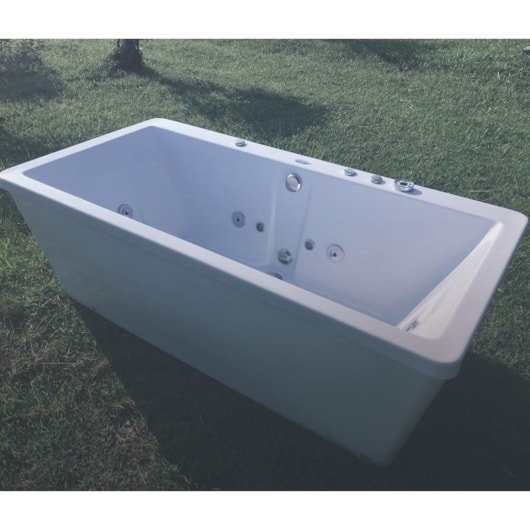 Banheira Acrílica Vitoriana Pierrot 170x85cm Ouro Fino - Imagem principal - 0fcbdd21-0ae4-48c2-8a3f-33ed2a794315