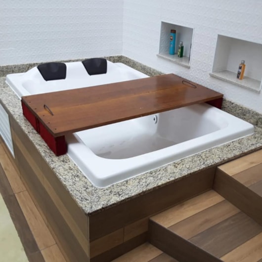 Banheira Com Hidromassagem E Aquecedor Casa Inteligente Acrillic Dupla 170 Top Line Ouro Fino - Imagem principal - 5fca70c3-96e5-4bf5-bc09-87b1c894d89f