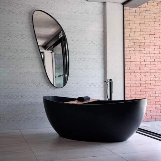 Banheira De Imersão Duraquartz Sampa Preto Granito Com Válvula Click Preto Fosco Sabbia - Imagem principal - a8205ca8-2d21-41bf-bf4a-8f0a2dc91d48