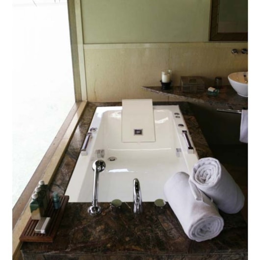 Banheira Individual Petra 190x90cm Ouro Fino - Imagem principal - d2fedcc3-f5ec-482d-8cc5-14f82ebdaef2