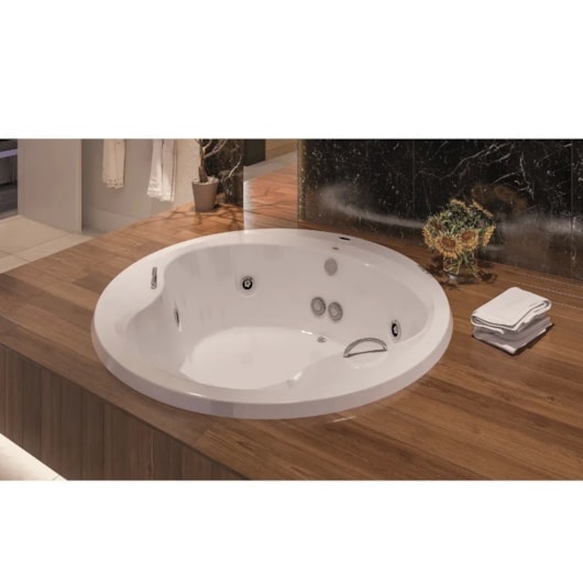 Banheira Luxura 60Hz Com Aquecedor Jacuzzi - Imagem principal - 6e87de85-c7ff-45c8-a150-e82c92e9f142