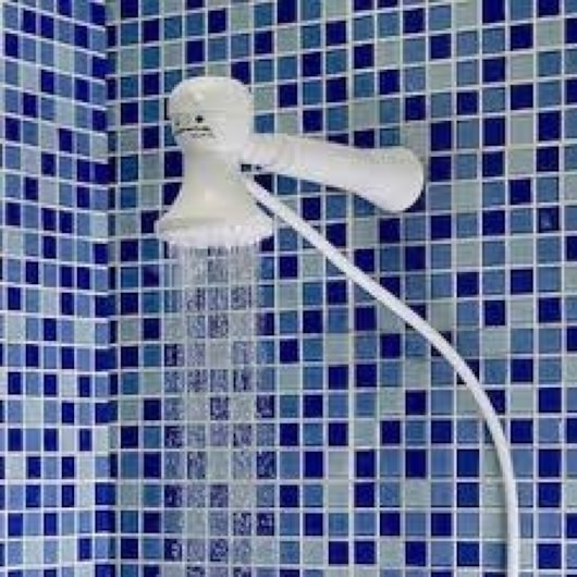 Chuveiro Multitemperaturas Ballerina 3t 220v 4400w Branco Hydra - Imagem principal - 8c1ada65-e2b8-483e-bd1d-f91612c6d450