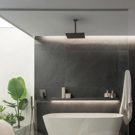 Chuveiro Slim Grafite Fosco Lexxa 20x20cm - Imagem principal - d0e60302-6fae-4ba2-951c-4ac1f16ea406