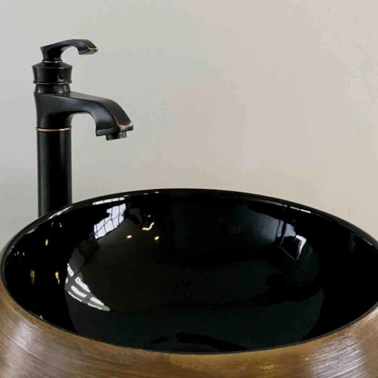 Cuba De Apoio De Porcelana Para Lavatório Cub1019 Preto Brilhante Com Textura Kromma 37x16cm - Imagem principal - f607e77c-8325-4c6e-aa77-3bf63dbad3c7
