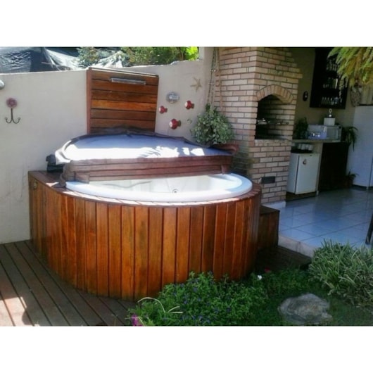 Deck De Madeira Redondo Para Spa Goldspacril Ouro Fino - Imagem principal - 7635d6bd-ed66-4481-9ea4-968412da3382