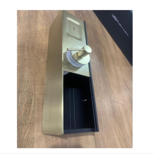 Dispenser De Sabão Para Canal Ouro Escovado Lexxa - Imagem principal - 00c29246-26f6-4a5f-8da6-bd2c0fb9f53b