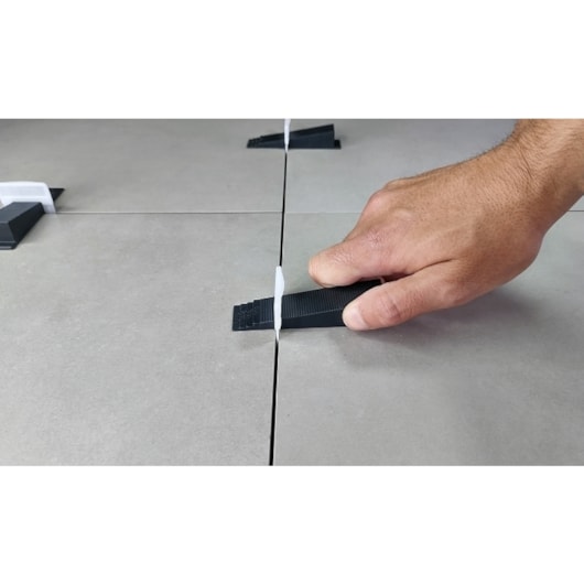Espaçador Nivelador Grande Ecomax 2,0mm Pacote Com 50 Unidades Para Revestimentos Até 100x100cm Bumax - Imagem principal - 701d0cd1-c744-4c05-ae73-980351b8549d