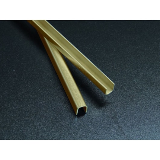 Filete 10x10x1200mm Ouro Matte Mozaik - Imagem principal - 6b02cc86-1030-4b7f-ac3e-07a901630aa0