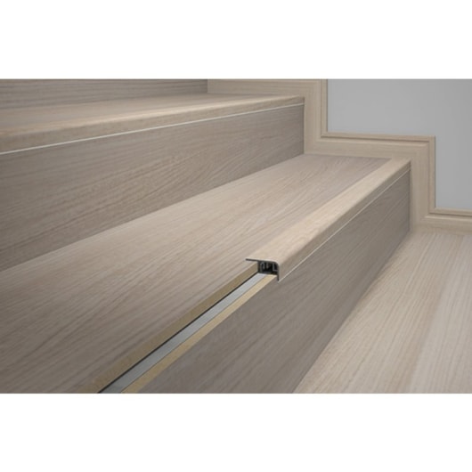 Frontal De Escada Eucafloor Cor 17 40x2100mm - Imagem principal - 9430a5bd-7e83-41fd-804f-ae72fa621dd3