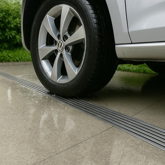 Grelha Externa Em Inox 304 Seis Mozaik 10x100cm - Imagem principal - ffe1bca9-2c07-4415-b8a7-ca8e1f9bbb4d