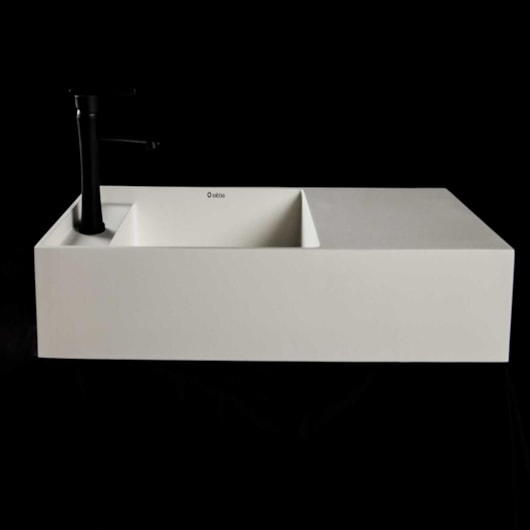Lavatório Duramatt Direito Com Textura Friso Arles Branco Fosco Acetinado Apoio Sabbia - Imagem principal - 62962231-4a3d-4216-956c-d93d84c0d3e0