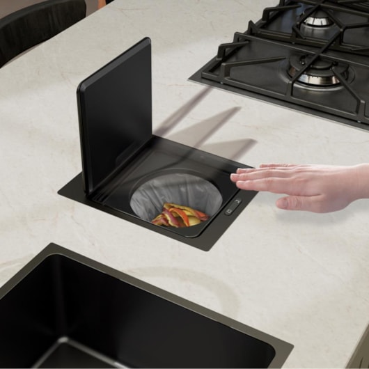 Lixeira De Embutir Em Aço Inox Com Sensor Design Collection Next Black Matte Tramontina 5L - Imagem principal - b285d3cb-f2fd-4ae2-a8cd-fa347d9f8bbc