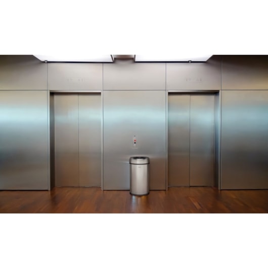 Lixeira Friuli em Aço Inox com Acabamento Escovado 65 L sem Tampa Tramontina - Imagem principal - 137c98bf-4cec-4e27-8b8b-62b75f019d35