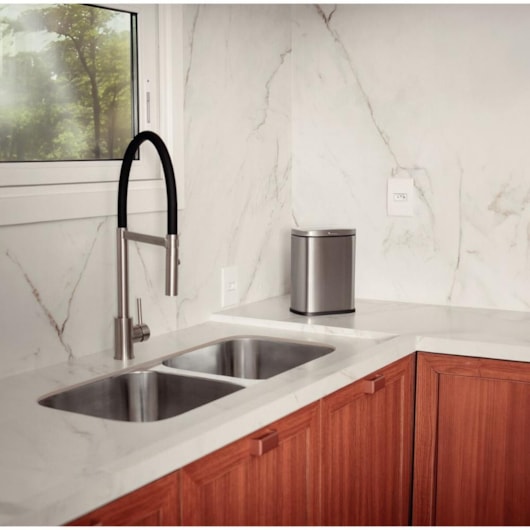 Lixeira Inox de Bancada Com Tampa 3L Tramontina - Imagem principal - 3e7337b0-853a-4b1a-9d1a-a22890b4ad61