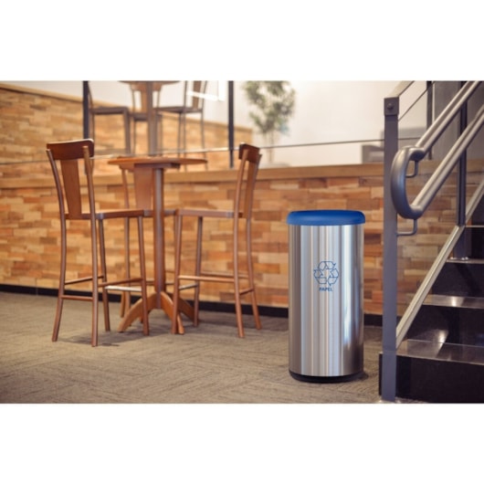 Lixeira Inox Piemonte com Acabamento Scotch Brite e Tampa Basculante Azul em Polipropileno 40 L Tramontina - Imagem principal - 3e3a92b0-7547-45d2-b66b-7d95bf95fc28