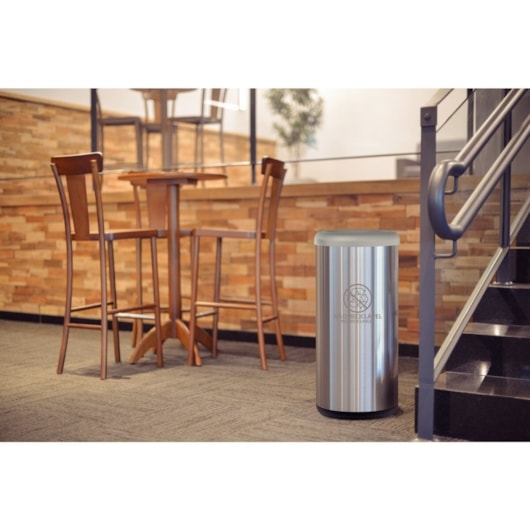 Lixeira Inox Piemonte com Acabamento Scotch Brite e Tampa Basculante Cinza em Polipropileno 40 L Tramontina - Imagem principal - d6f72646-305f-4870-bc0a-5dc70dbb115e