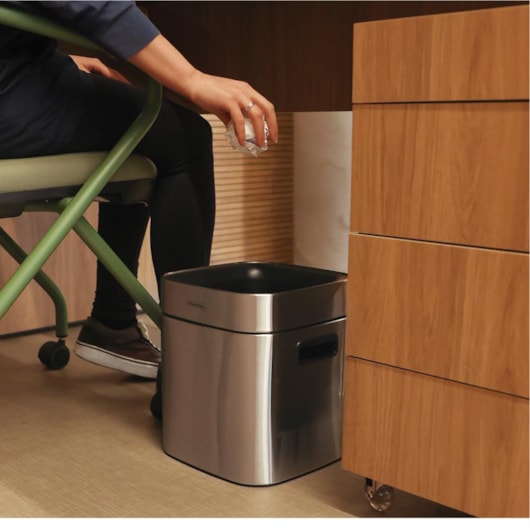 Lixeira SemTampa Square Acetinado Tramontina 8L - Imagem principal - 8ad37299-fe3a-47db-bddf-57aafd8d2780