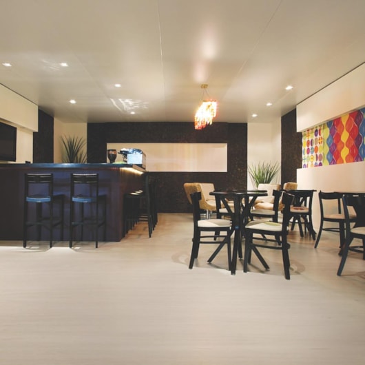 Piso Laminado Eucafloor Acqua Resist New Evidence Mont Blanc New (E)(2) 29,2X135,7cm - Imagem principal - 6e245808-3ac5-42b6-8c8a-084ab49f4e5d