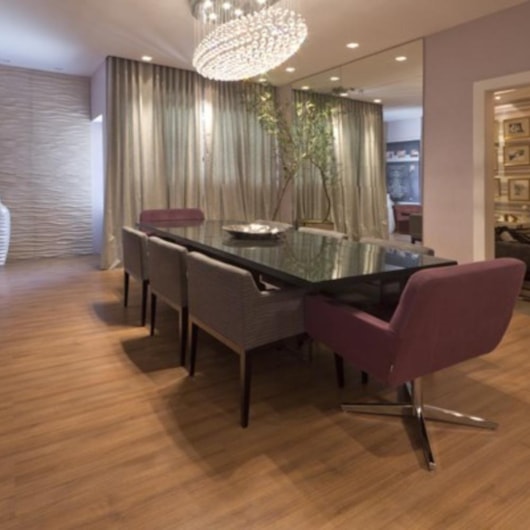 Piso Laminado Eucafloor Carvalho Chamonix Acqua Resist Max Elegance 35,7X135,7cm - Imagem principal - 8395626b-bfaf-43ba-8973-cdb67684ef1e