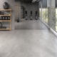 Piso Vinílico Biancogres Citta Pro Cemento Grigio 94x94cm Retificado - 3a03cf50-9e07-4cab-8910-9b6a685b5d74