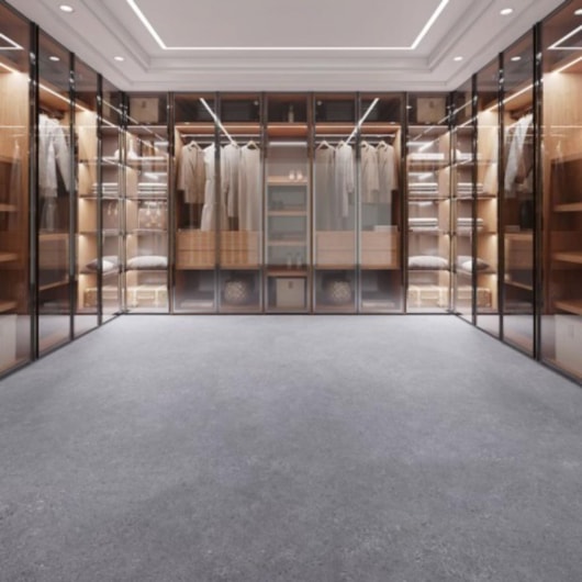 Piso Vinílico Biancogres Pro Milano Grafite 3mm Capa 0,55 94x94cm - Imagem principal - 70d7411f-13ab-429c-a6b6-3998866f08c9