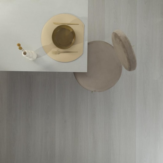 Piso Vinilico Eliane Feel Gris Acetinado 18,7x122,7cm - Imagem principal - 8158a3b0-a971-4049-9d29-dcf55298598a