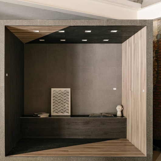 Piso Vinílico Eliane Floor Gaia Ritos Dark Colado 22,8x122cm - Imagem principal - 29801ec7-ed4e-41f7-82c2-79be6784d016