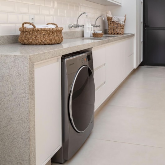 Porcelanato Eliane Munari Branco Acetinado 90x90cm Retificado - Imagem principal - 71728be5-4cba-41b9-8306-174394be132f