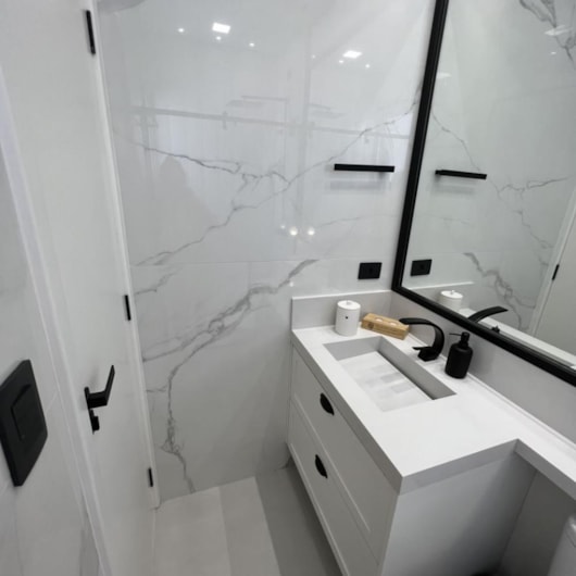 Porcelanato Eliane Place Branco Polido 120x120 Retificado - Imagem principal - c367b5b3-c943-483d-a0b8-dd3e8f42bb77