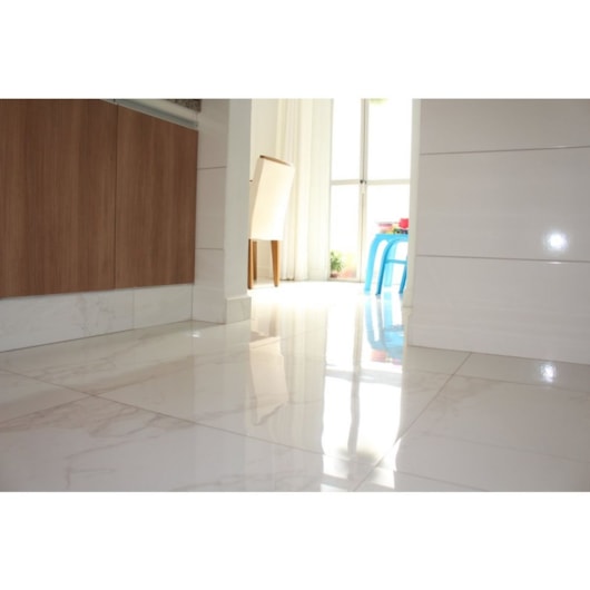 Porcelanato Portobello Michelangelo Polido 90x90cm Branco Retificado - Imagem principal - 5bd81bf6-9553-49a9-96fc-c90f0e51c88b