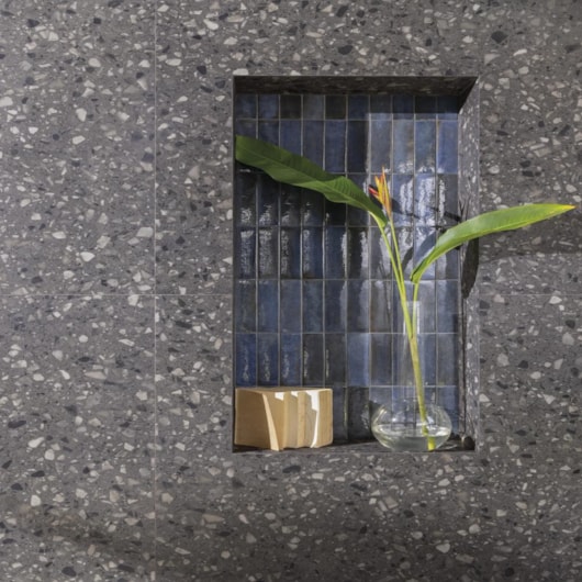 Porcelanato Portobello Samba Rock Graphite Externo 90x90cm Retificado - Imagem principal - 3eaa2cca-e468-44de-99eb-9bdd1503ba72