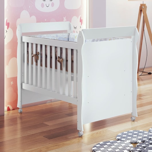 Quarto De Bebê Completo Lara Berço + Guarda Roupa 3 Portas e Cômoda Fraldário Branco Brilho Carolina Baby - Imagem principal - fca90177-4edc-4213-8472-15bf6c7eec73