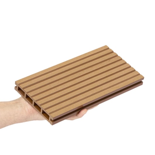 Rodapé Santa Luzia Ecodeck Teca 2,5x220cm - Imagem principal - 9b1e94e9-9030-423f-8e08-3ecaf648dc10