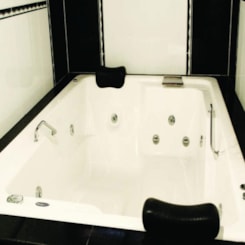 Spa 2 Lugares Topcril Standard 151x201x64cm Ouro Fino