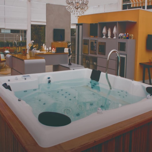 Spa Com Hidromassagem 8 Lugares Space Spacril Top Line Ouro Fino - Imagem principal - ccc8fba5-8685-4942-b385-bd26ba60e4cf