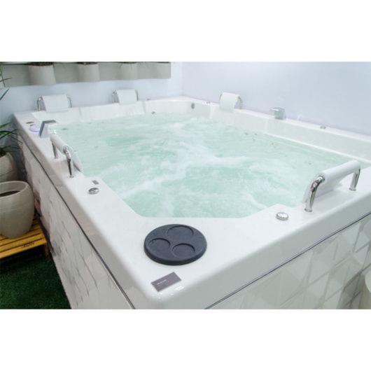 Spa De Gel Coat 12 Pessoas Abu Dhabi Super Luxo 320x225cm Astra - Imagem principal - e2c9a7f7-a2b5-4c1a-9a64-9d76d09aa012