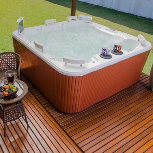 Spa De Gel Coat 6 Pessoas Bahamas Luxo 228x228cm Astra - Imagem principal - 5f30f9c5-78ea-42c0-974c-5b611dfe647b