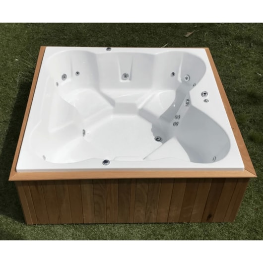 Spa Floratta Quadrada Standard Branco Ouro Fino 179x179cm - Imagem principal - d0b4b633-073b-48d7-bab4-49d78437b3de