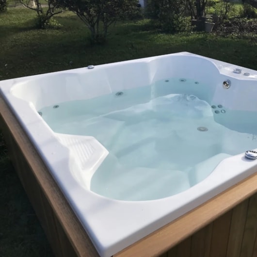 Spa Floratta Quadrada Standard Branco Ouro Fino 179x179cm - Imagem principal - d6663d42-efec-491b-adff-af5754f5dafa