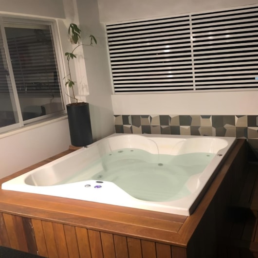 Spa Hidromassagem  Com Aquecedor Flower Spacril Ouro Fino 180x180cm - Imagem principal - a01ad62b-68ce-44e5-b100-7d42178e104c