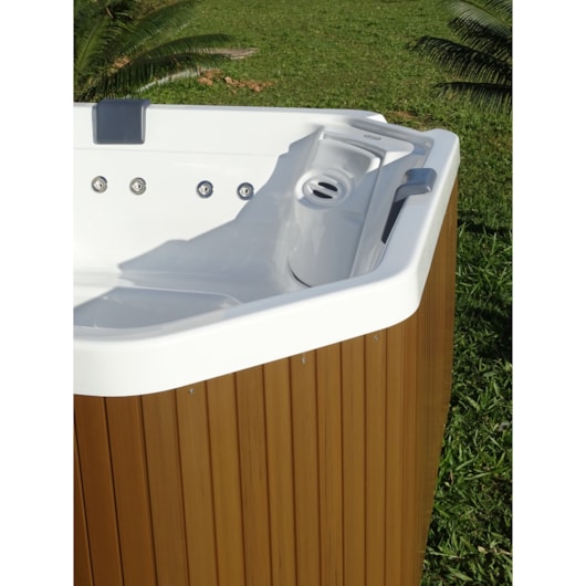 Spa Meridian Fit 60Hz Com Fechamento Jacuzzi - Imagem principal - d2fa9603-c723-4146-b008-37401c05981c