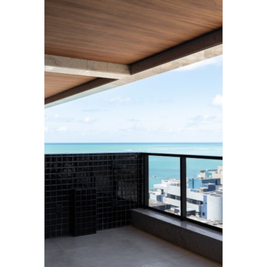 Teto Vinílico Wood Teca Castanho 20x600cm - Imagem principal - 4134e3ce-447e-41f4-b571-ded94a76b7e0