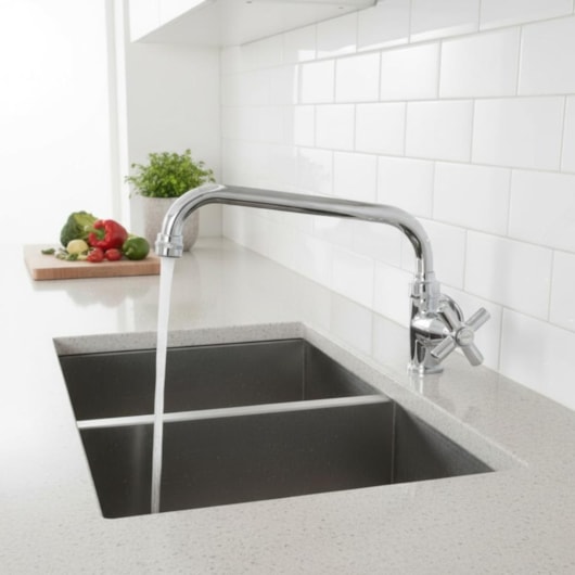 Torneira de Parede p/Cozinha Bica Móvel Cromada Romar - Imagem principal - 86abb7a7-2b7d-49f6-a27a-1e43e318b8f8